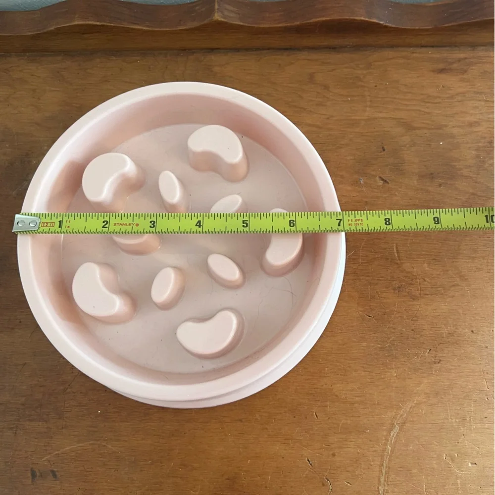 Crescent-Shaped Slow Feeder Dog / Cat Bowl